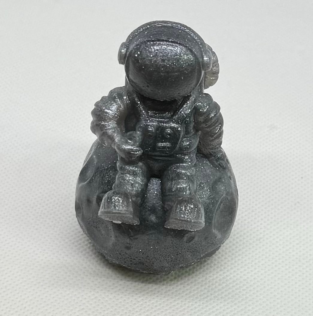 Astronaut on Moon